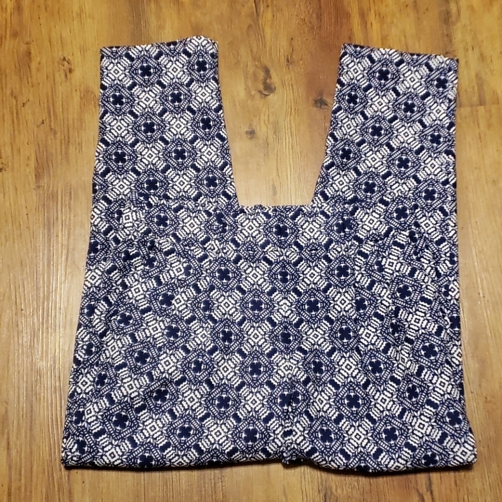 J crew navy blue and white geometric pattern capri